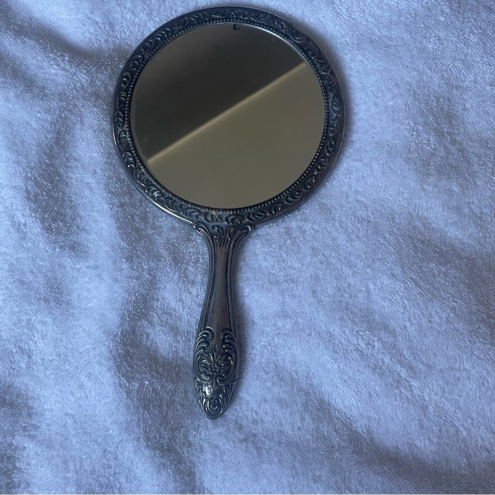 Vintage Victorian Hand Mirror with beautiful detail - Picture 2 of 8